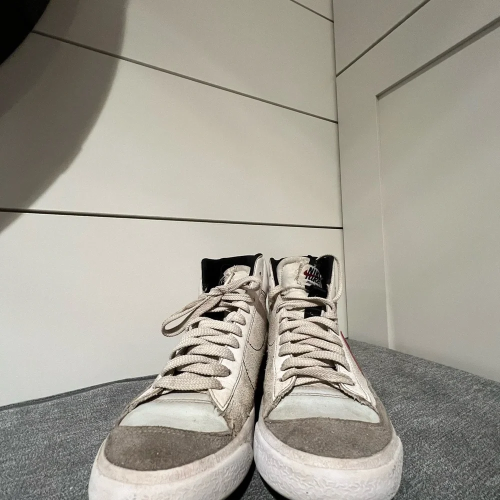 Nike Blazer Mid 77’ Rush Maroon & Summit White Big Kids' Shoe Size 4.0 - Picture 6 of 6